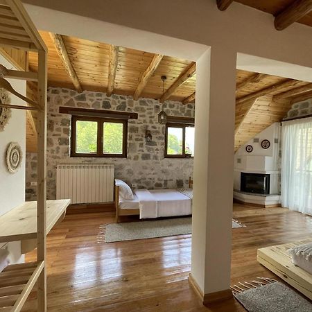 Valter & Drita'S Guesthouse 泰斯 外观 照片