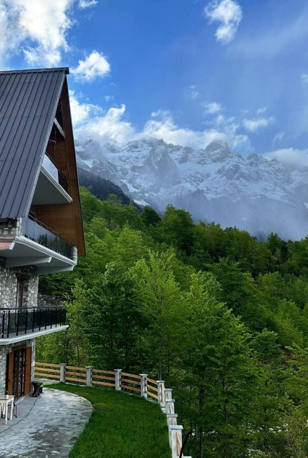 Valter & Drita'S Guesthouse 泰斯 外观 照片