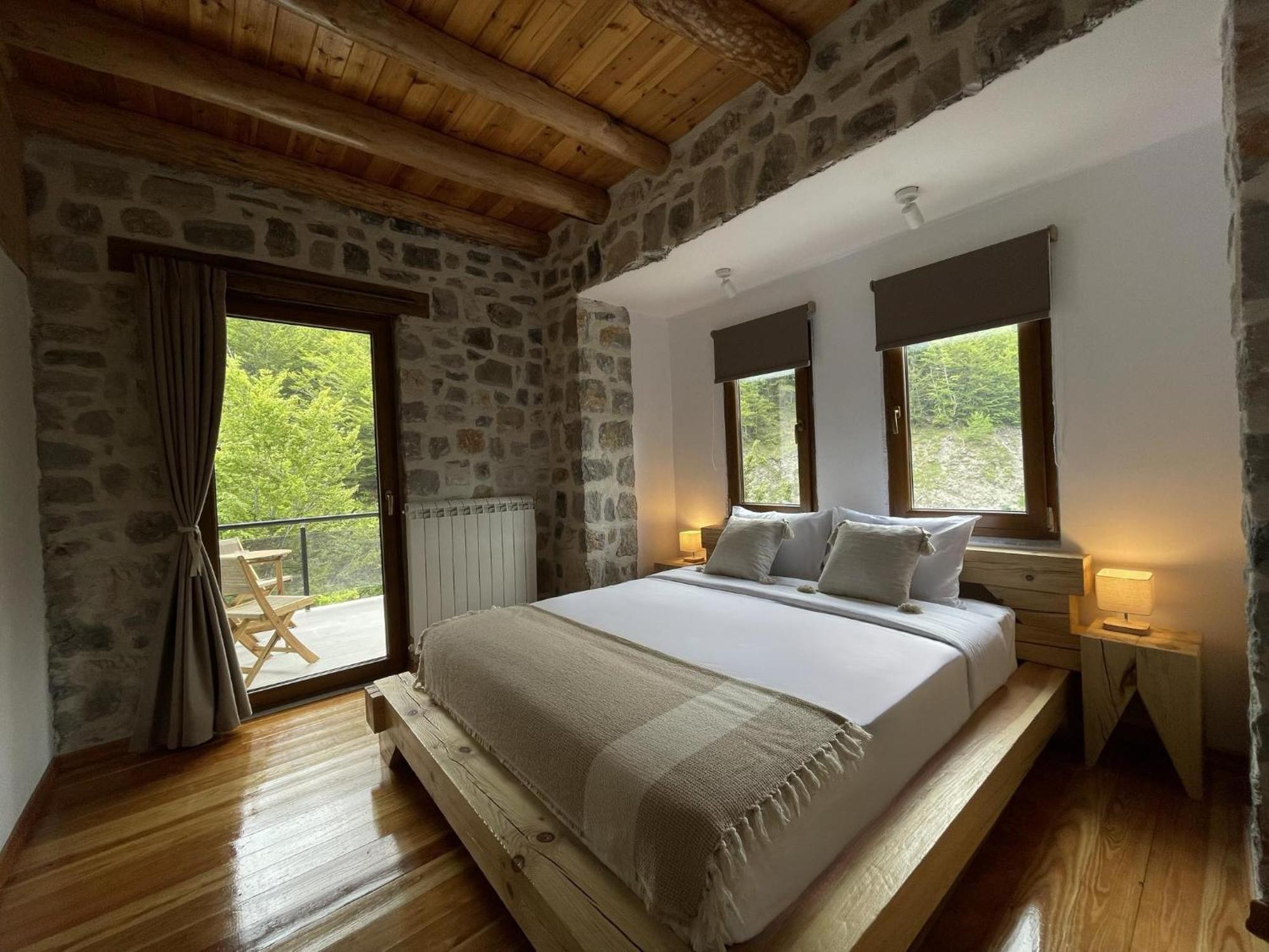 Valter & Drita'S Guesthouse 泰斯 外观 照片