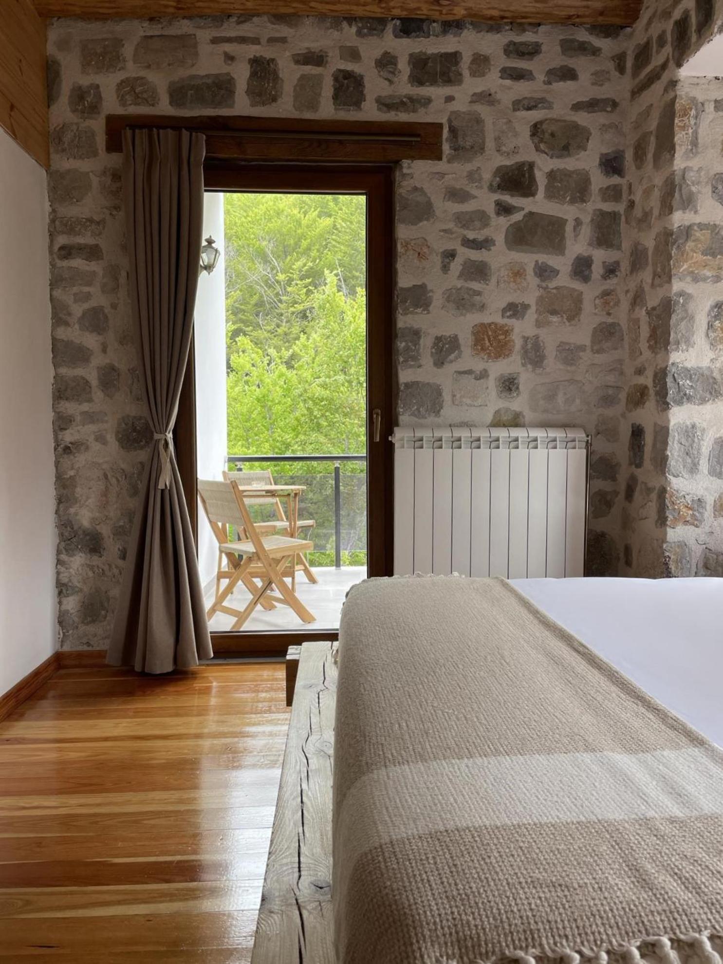 Valter & Drita'S Guesthouse 泰斯 外观 照片