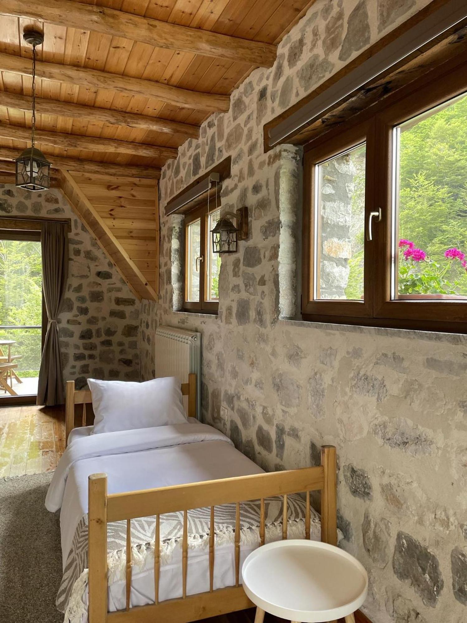 Valter & Drita'S Guesthouse 泰斯 外观 照片