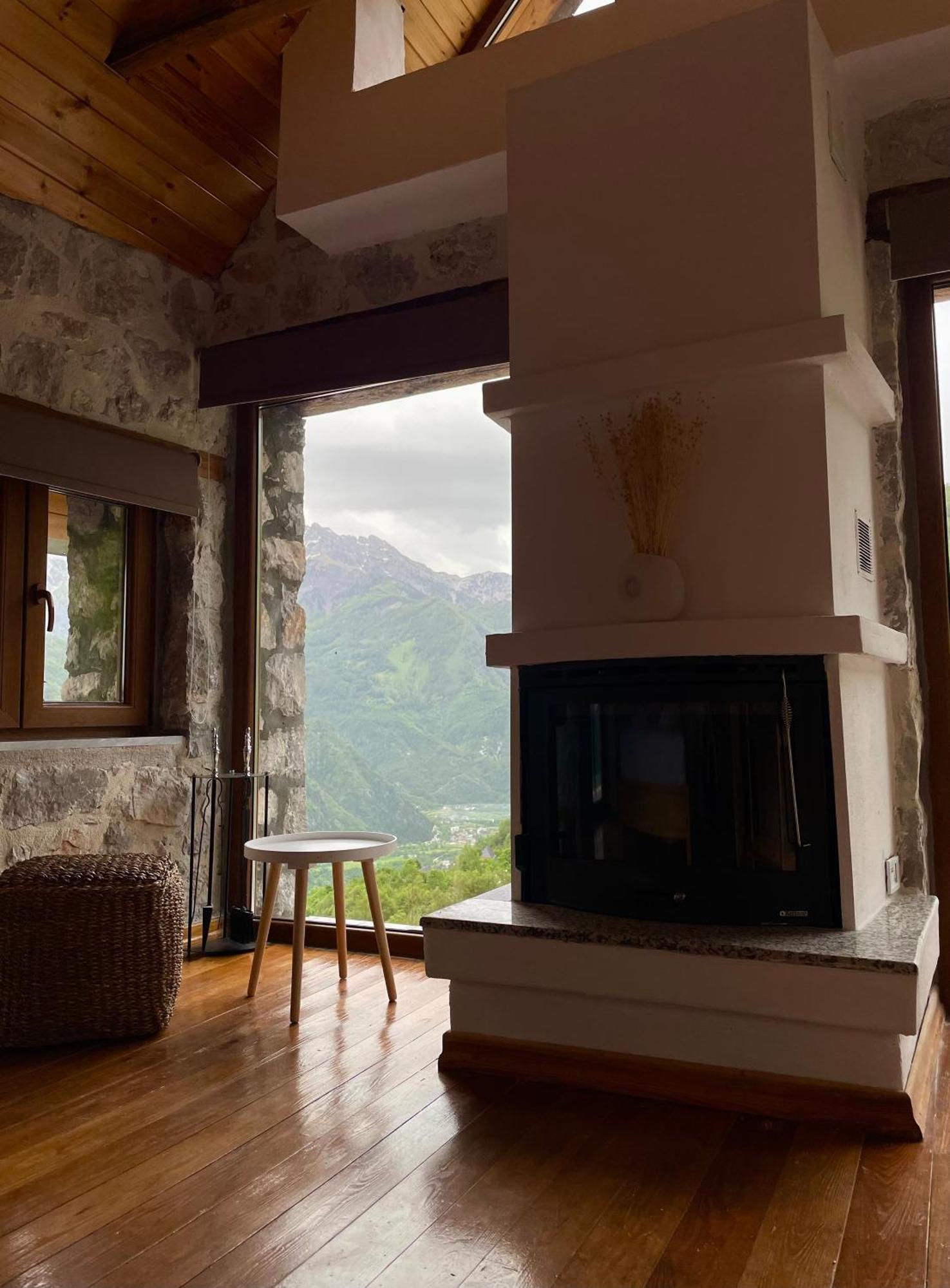Valter & Drita'S Guesthouse 泰斯 外观 照片