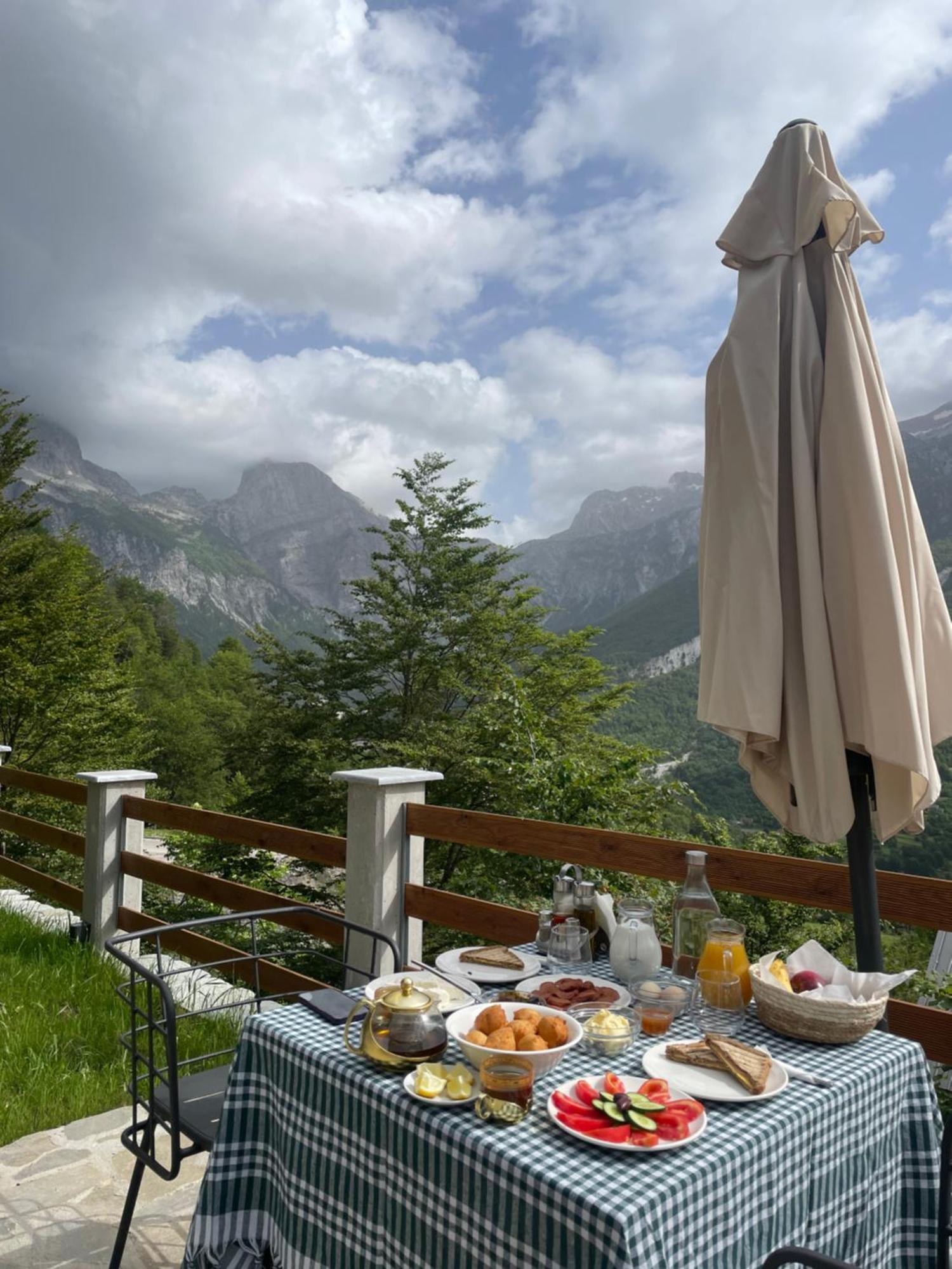 Valter & Drita'S Guesthouse 泰斯 外观 照片