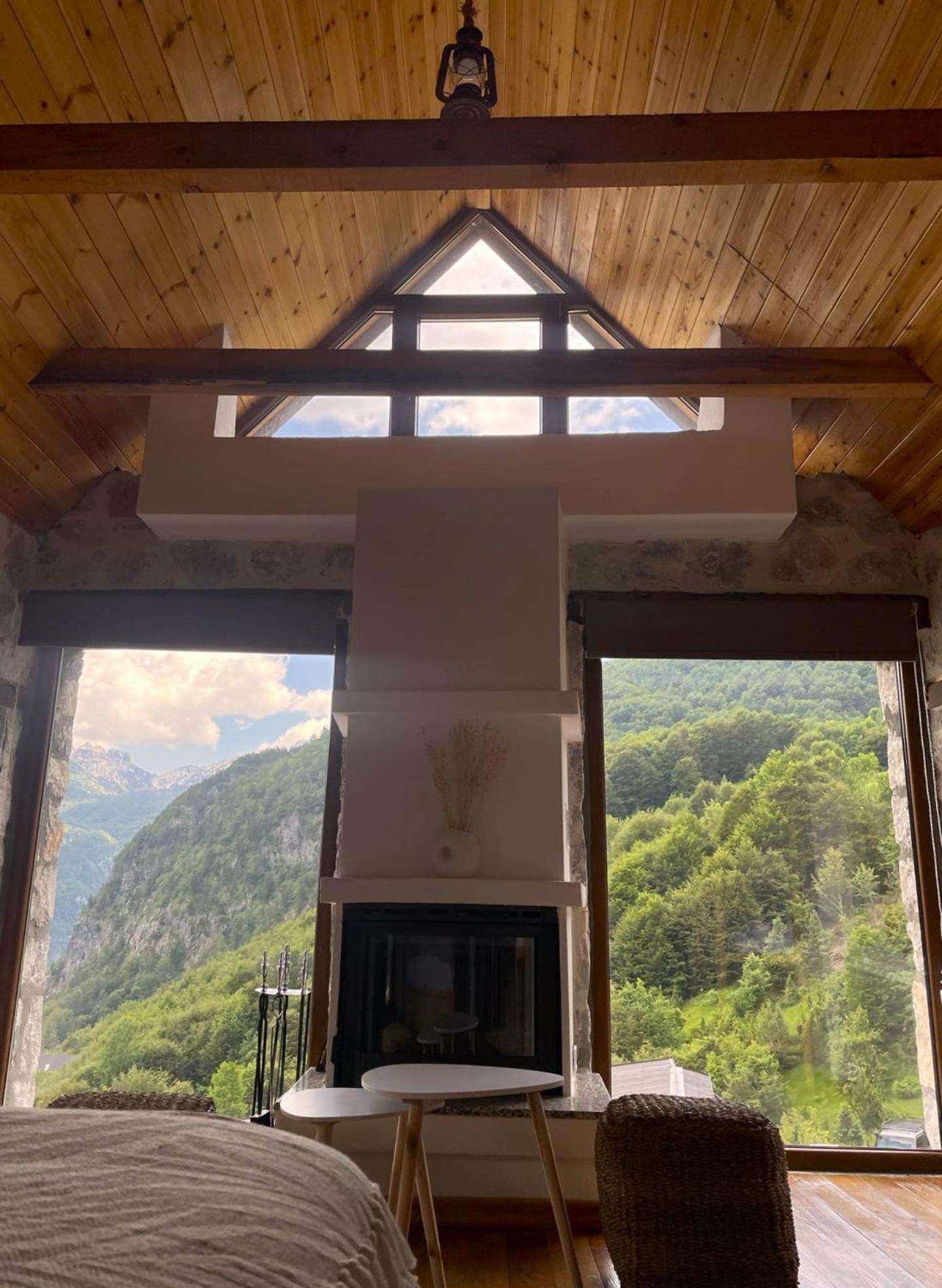 Valter & Drita'S Guesthouse 泰斯 外观 照片