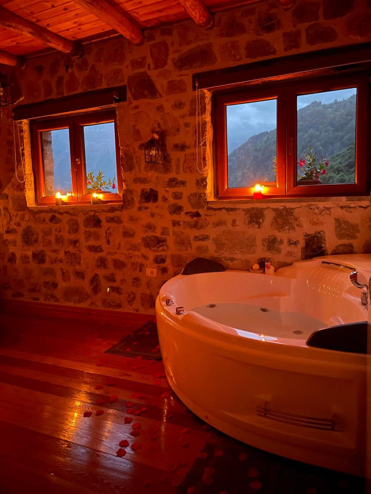 Valter & Drita'S Guesthouse 泰斯 外观 照片